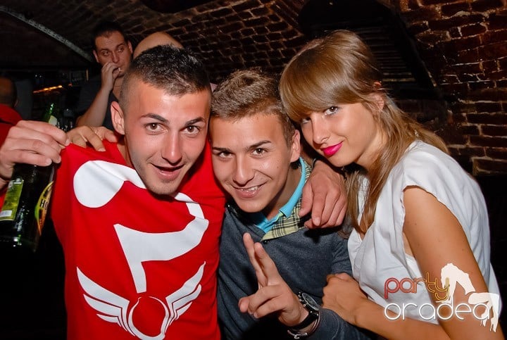 Petrecerea de miercuri în Escape, 