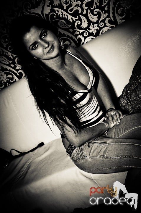 Petrecerea e în toi în Club Life, 