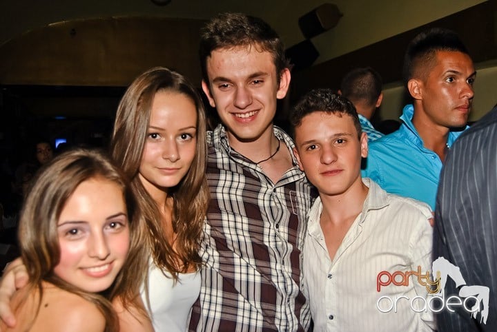 Petrecerea Kamikaze continuă, 