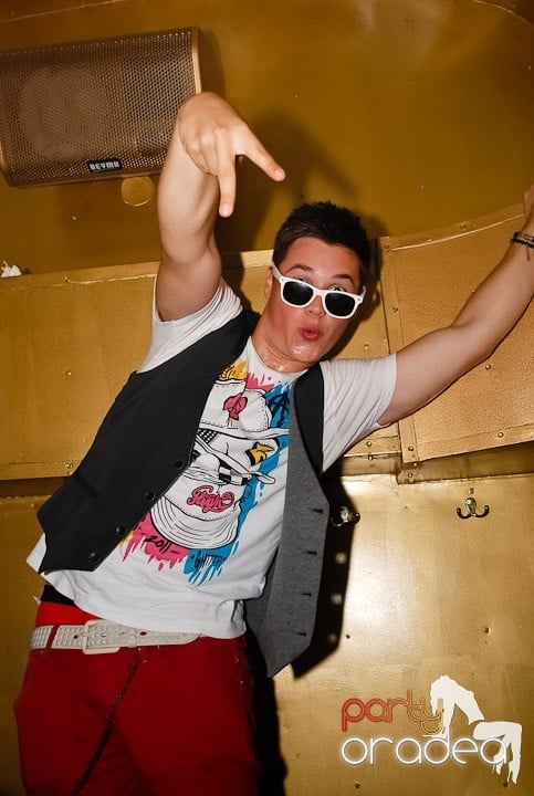 Petrecerea Kamikaze continuă, 