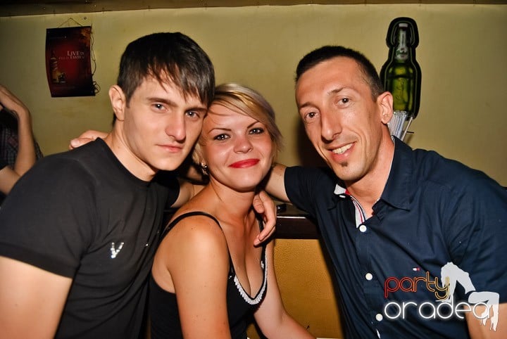 Petrecerea Kamikaze continuă, 