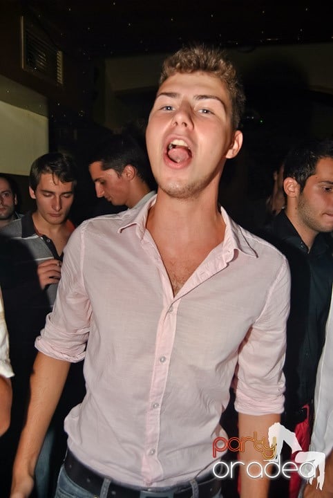 Petrecerea Kamikaze continuă, 