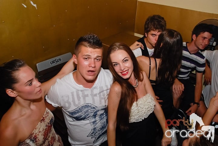 Petrecerea Kamikaze continuă, 