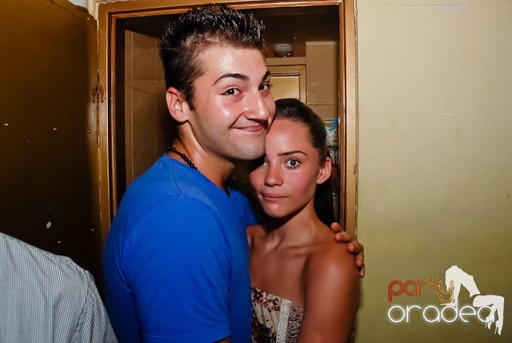 Petrecerea Kamikaze continuă, 