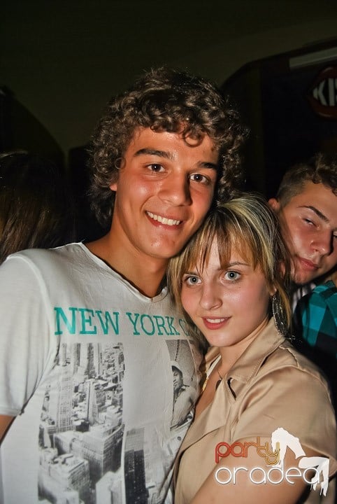 Petrecerea Kamikaze continuă, 