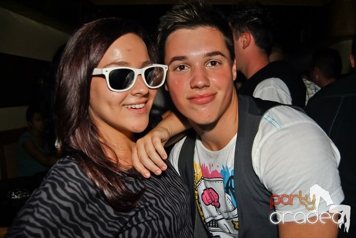 Petrecerea Kamikaze continuă, 