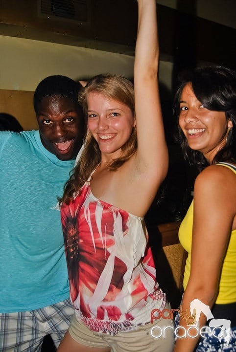 Petrecerea Kamikaze continuă, 