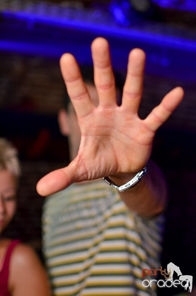 Petrecerea nu se opreşte!, 