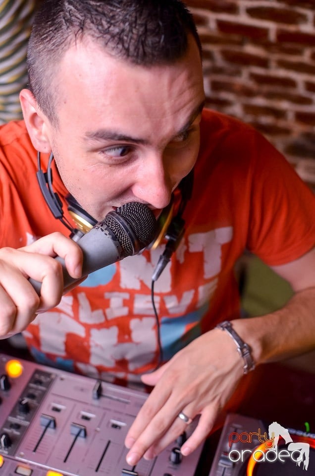 Petrecerea nu se opreşte!, 