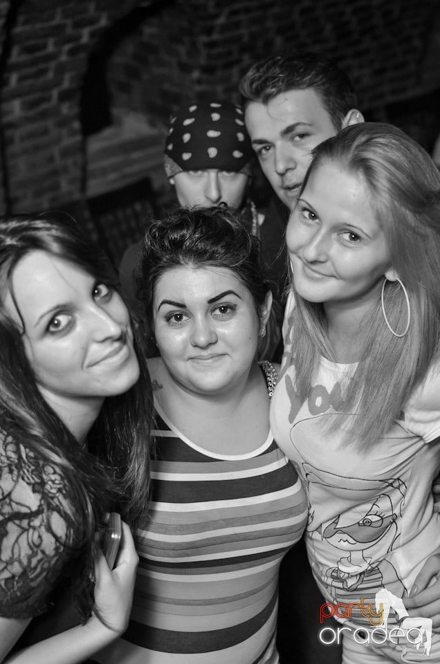 Petrecerea nu se opreşte!, 