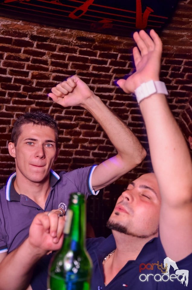 Petrecerea nu se opreşte!, 