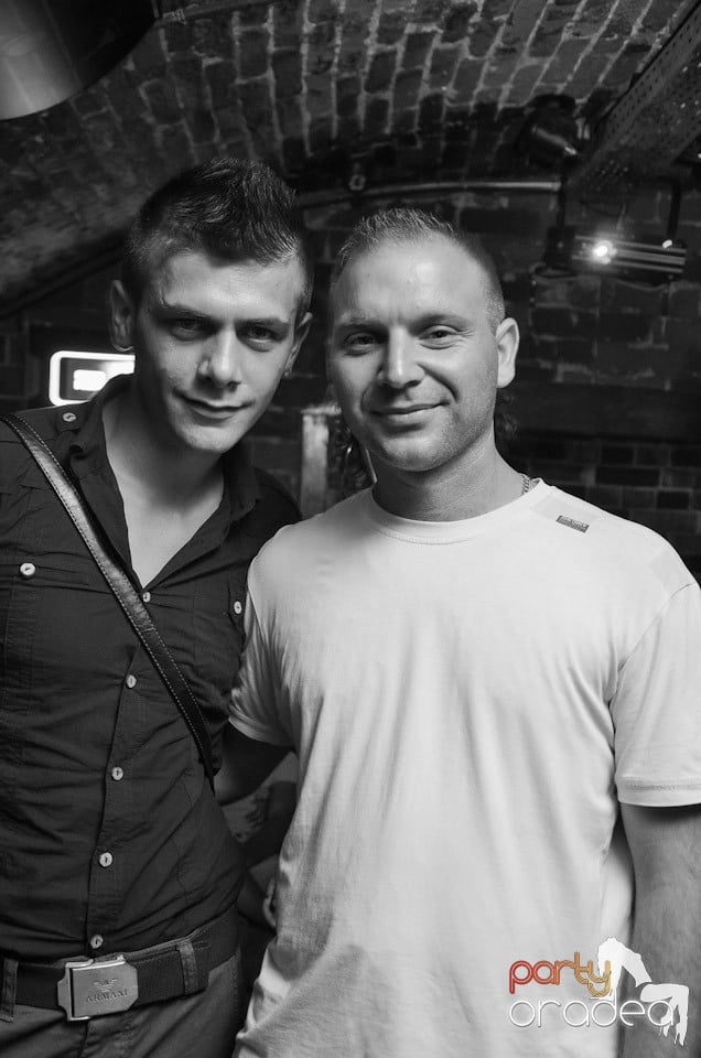 Petrecerea nu se opreşte!, 