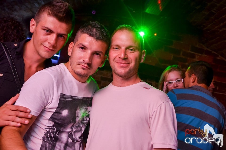 Petrecerea nu se opreşte!, 