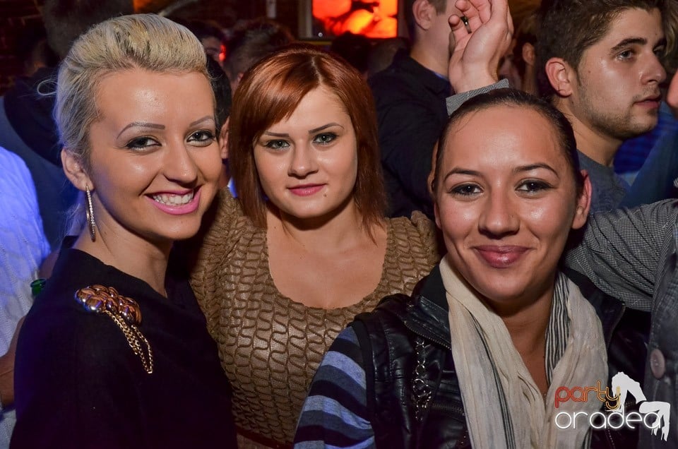 Petrecerile din Escape continuă cu Caveman, 