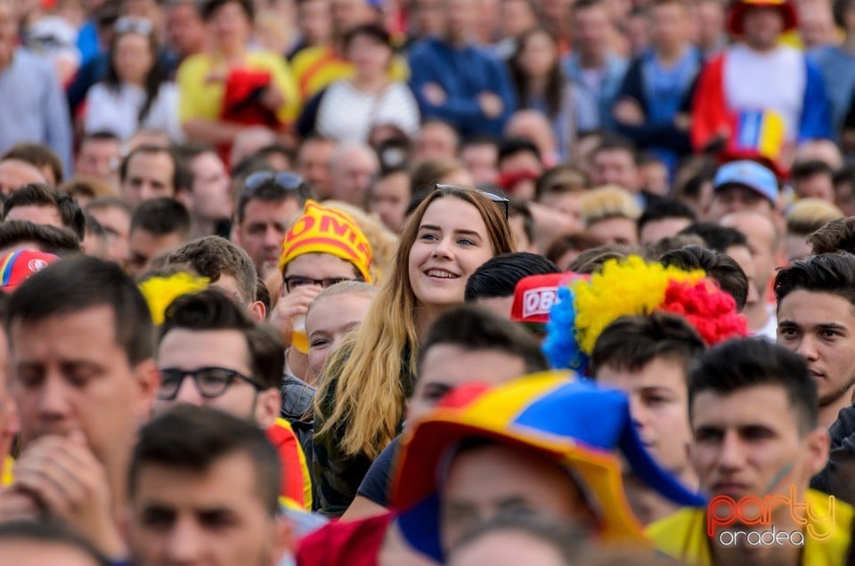 Piaţa Unirii În Timpul Meciului Cu Elveţia, Oradea