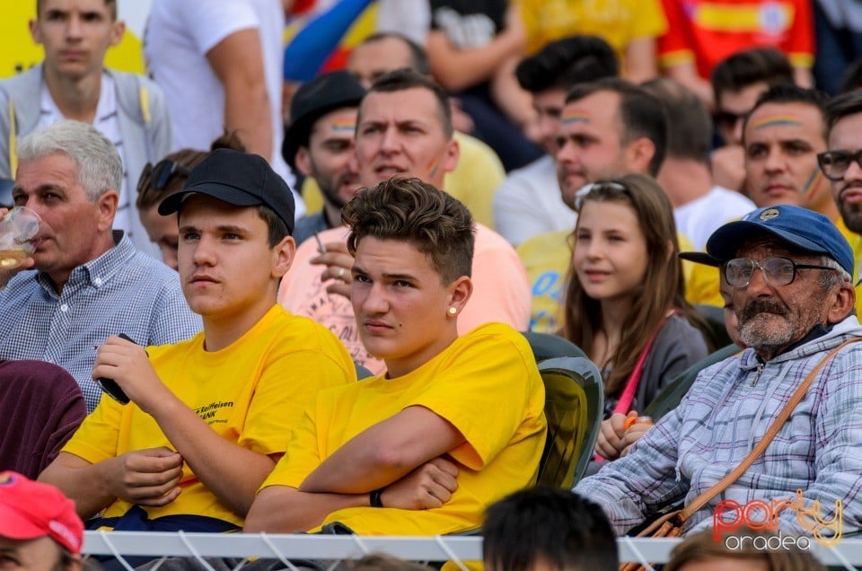 Piaţa Unirii În Timpul Meciului Cu Elveţia, Oradea