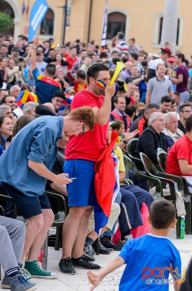 Piaţa Unirii În Timpul Meciului Cu Elveţia, Oradea