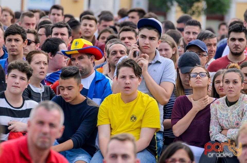 Piaţa Unirii În Timpul Meciului Cu Elveţia, Oradea