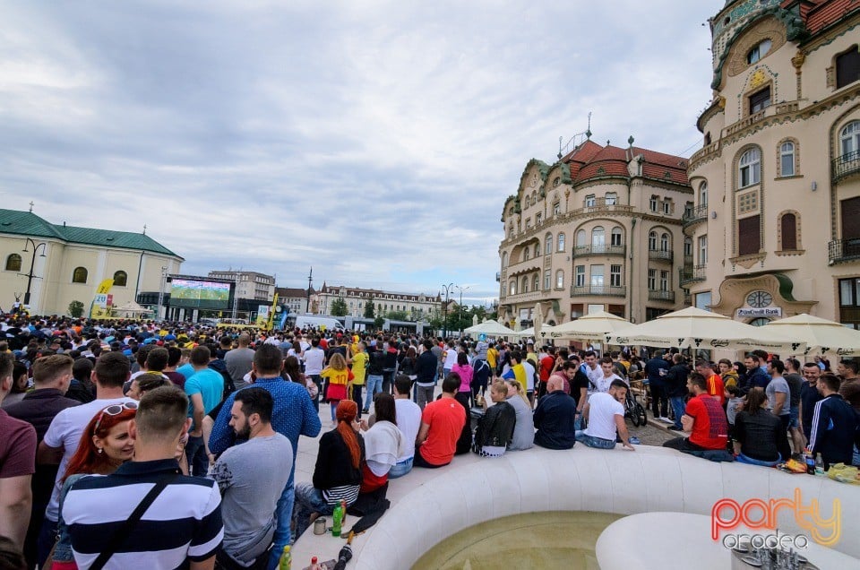 Piaţa Unirii În Timpul Meciului Cu Elveţia, Oradea