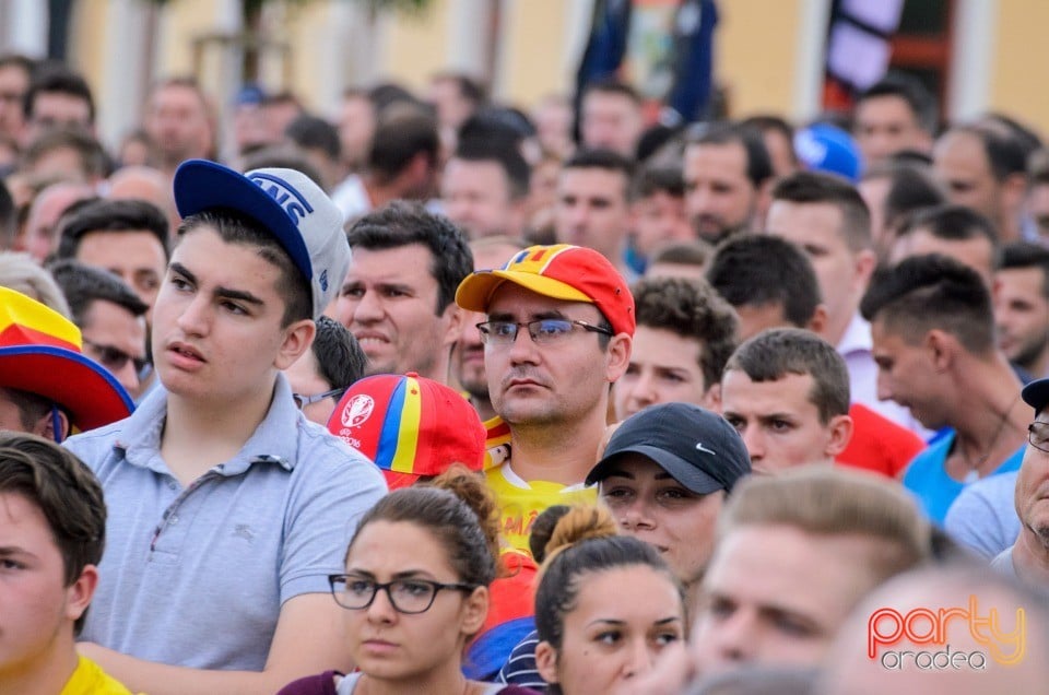 Piaţa Unirii În Timpul Meciului Cu Elveţia, Oradea