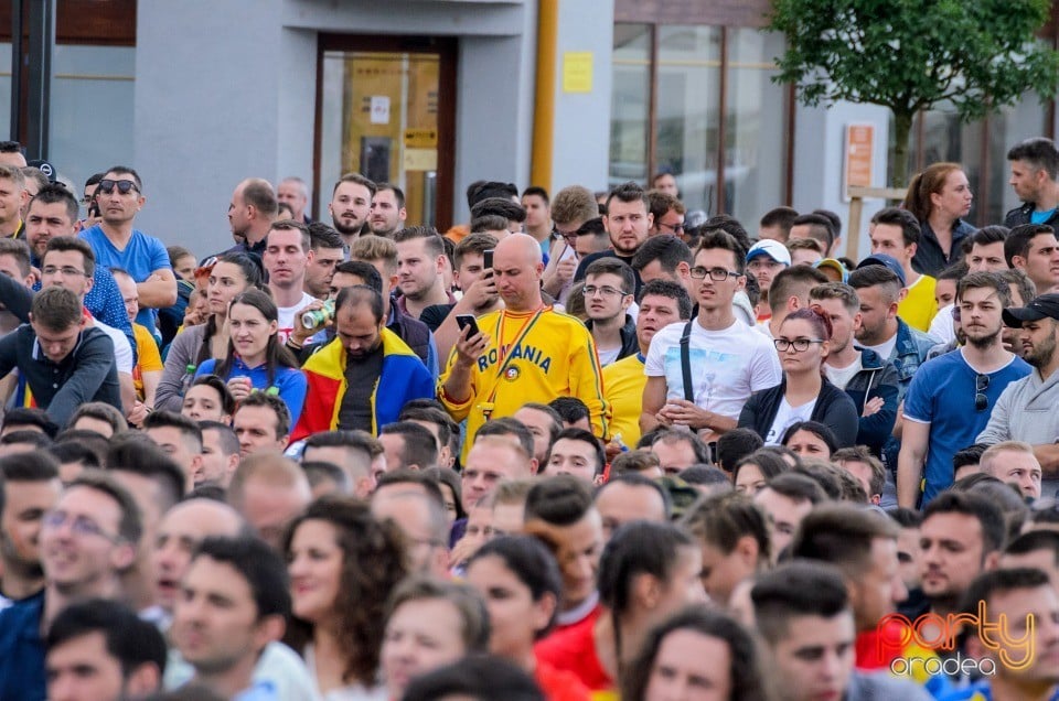 Piaţa Unirii În Timpul Meciului Cu Elveţia, Oradea