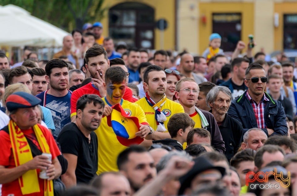 Piaţa Unirii În Timpul Meciului Cu Elveţia, Oradea