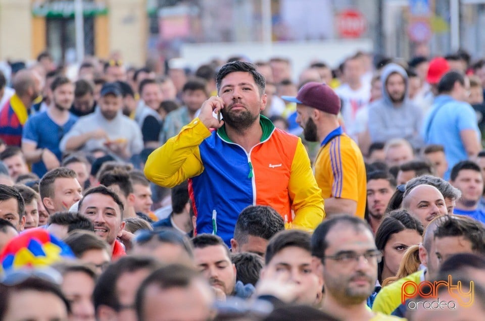 Piaţa Unirii În Timpul Meciului Cu Elveţia, Oradea