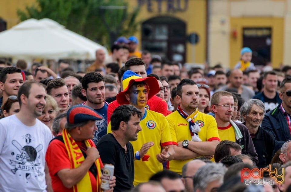 Piaţa Unirii În Timpul Meciului Cu Elveţia, Oradea