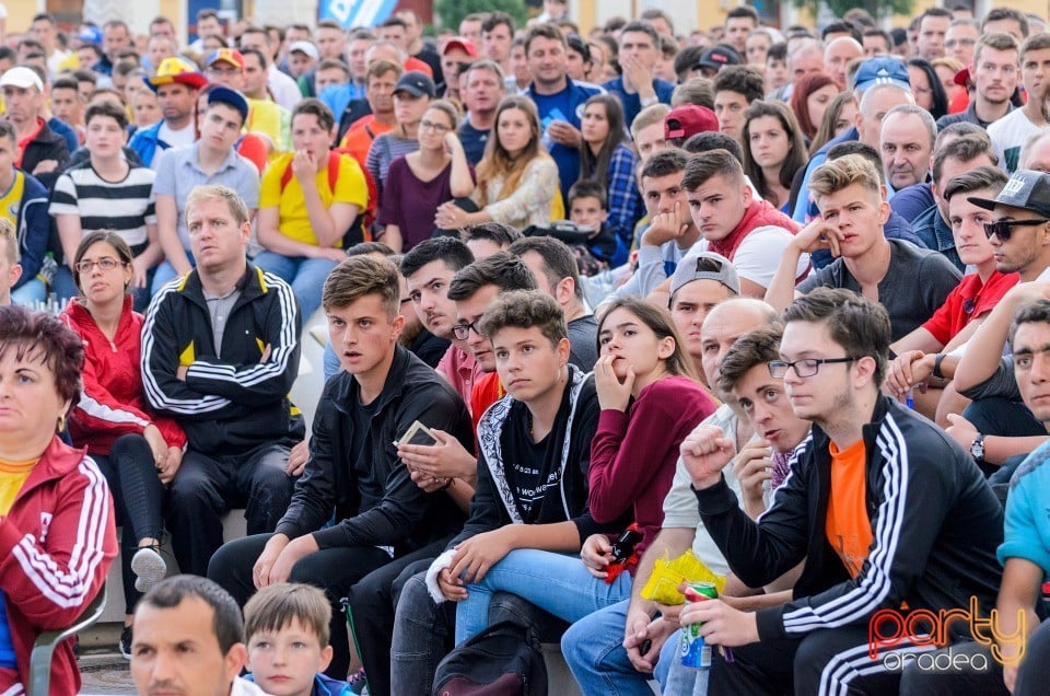 Piaţa Unirii În Timpul Meciului Cu Elveţia, Oradea