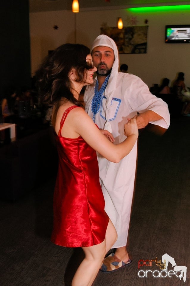 Pijama Party în Blondy's Art Café, 