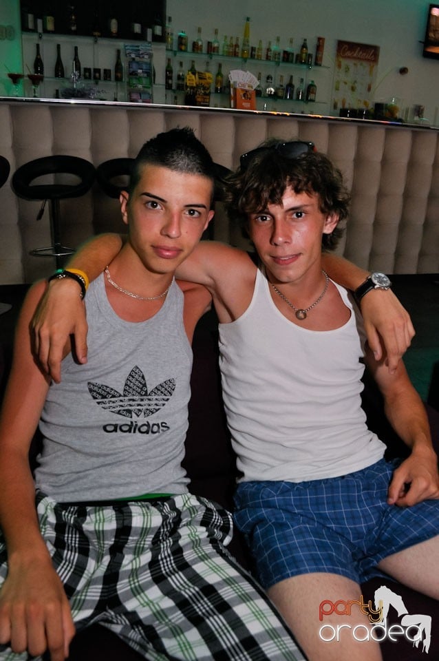 Pijama Party în Blondy's Art Café, 