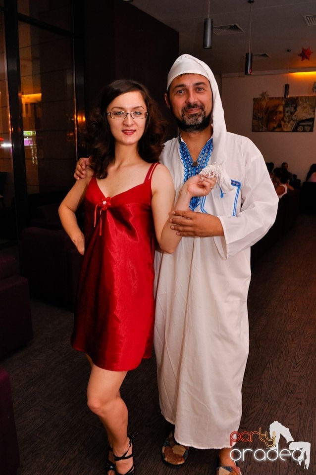 Pijama Party în Blondy's Art Café, 