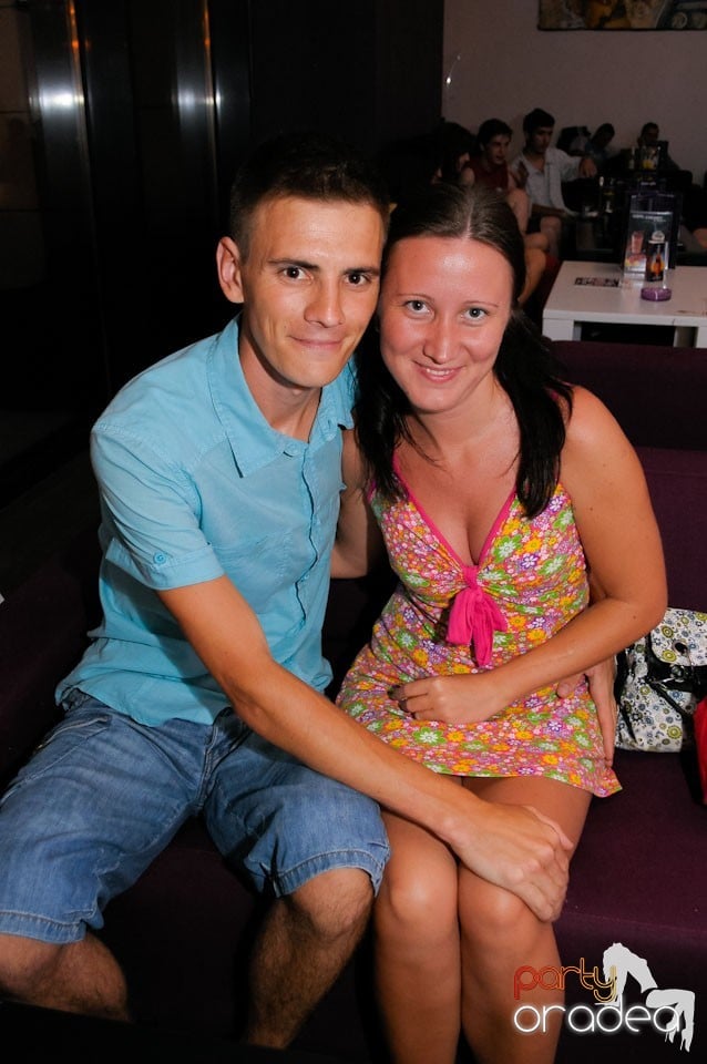 Pijama Party în Blondy's Art Café, 