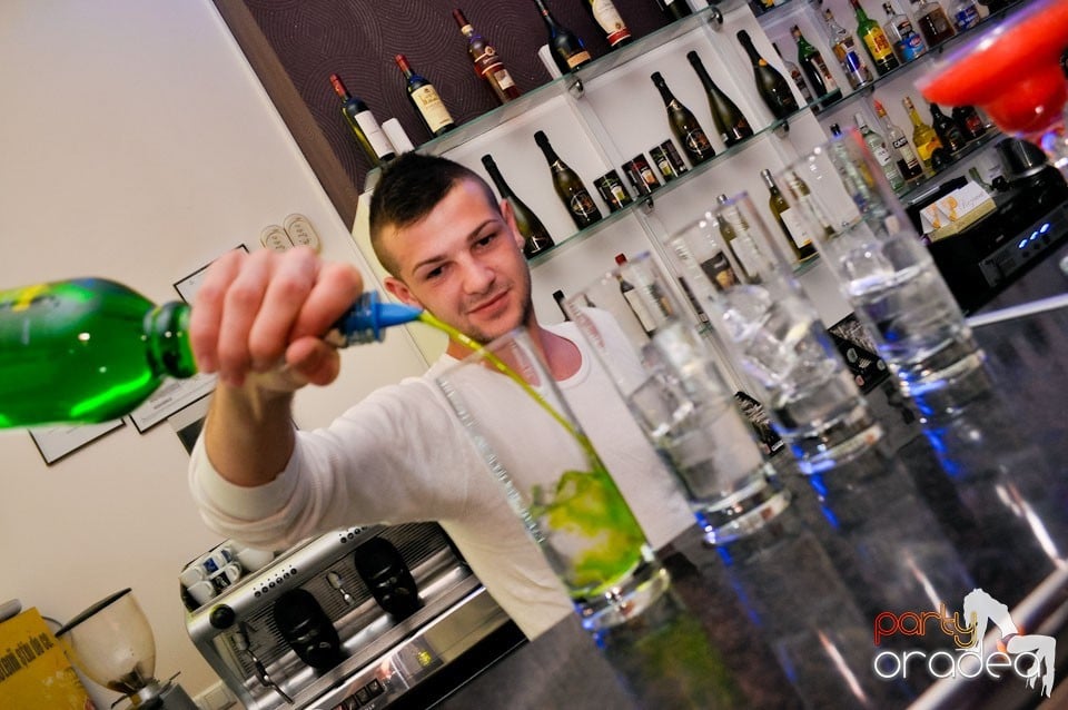 Pijama Party în Blondy's Art Café, 