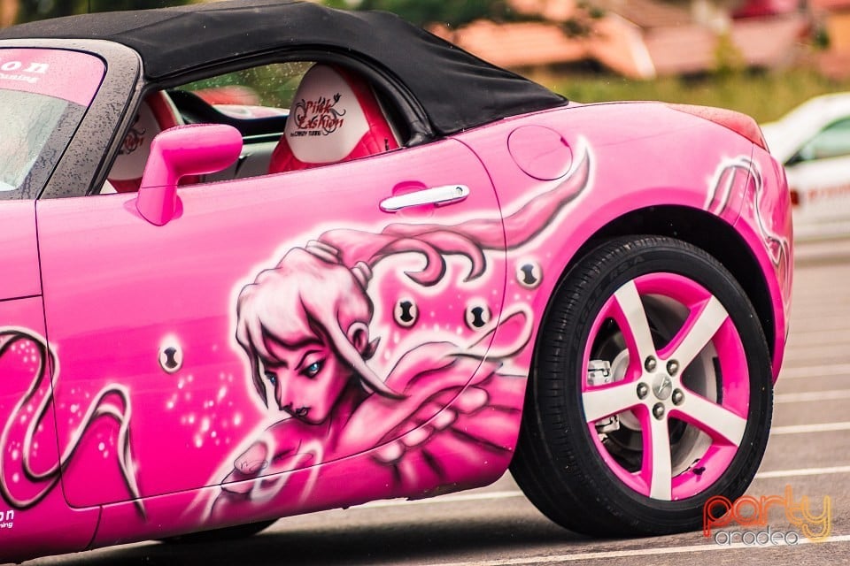 Pink Fashion, Crazy Tuning