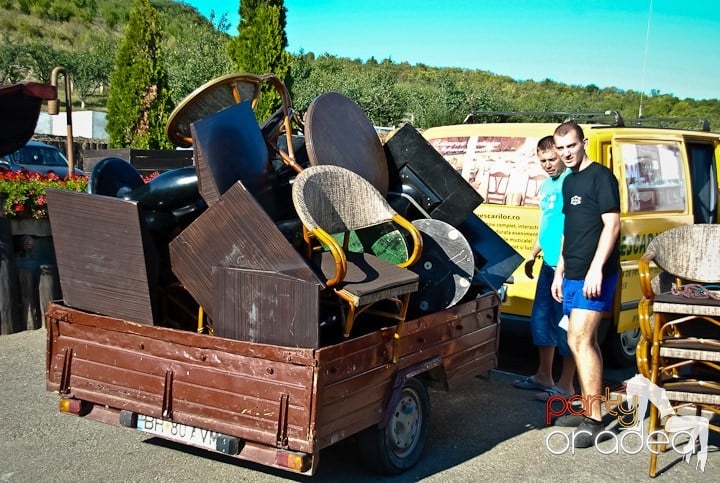 Pregătire pentru Karaoke Pool Party, Hanul Pescarilor