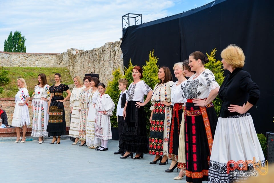 Prezentare de haine antice, Oradea