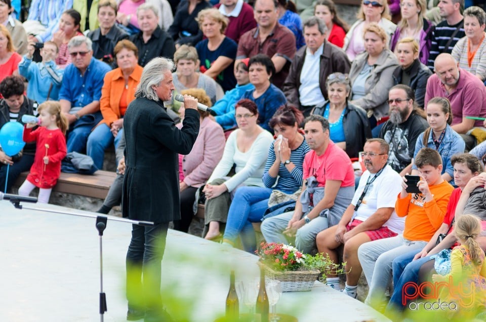 Prezentare de haine antice, Oradea