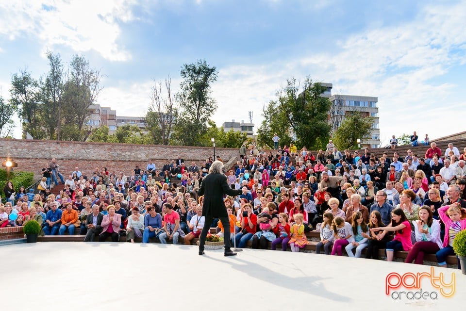 Prezentare de haine antice, Oradea