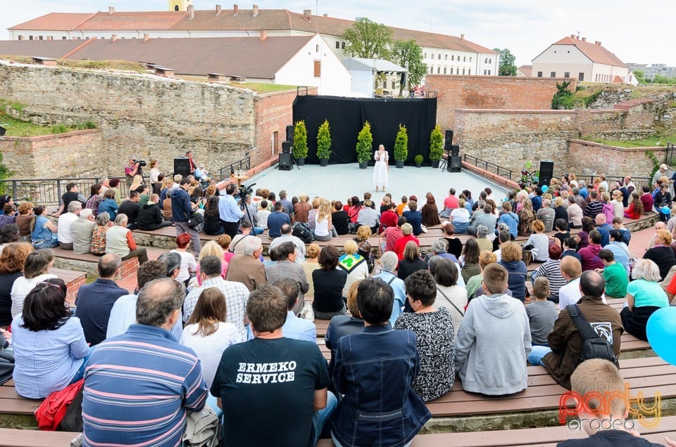 Prezentare de haine antice, Oradea