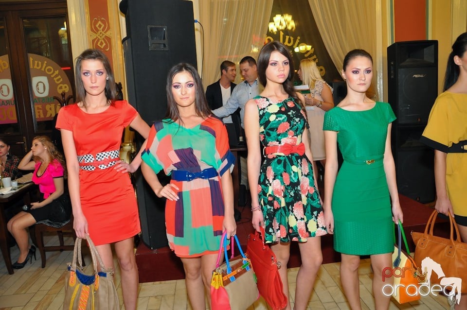 Prezentare de modă în Butoiul de Aur, Butoiul de Aur