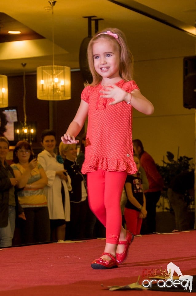 Prezentare de modă pentru copii în Lotus Center, Lotus Center