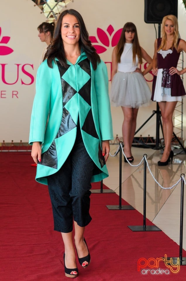 Prezentare de modă, Lotus Center