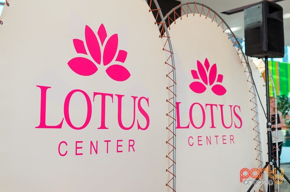 Prezentare de modă, Lotus Center