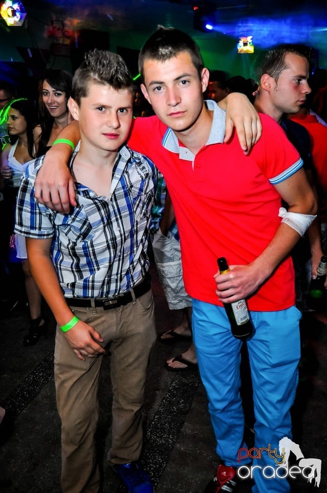Prom Party, Royal Party House