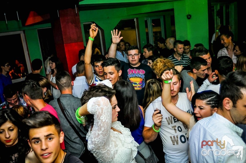 Prom Party, Royal Party House