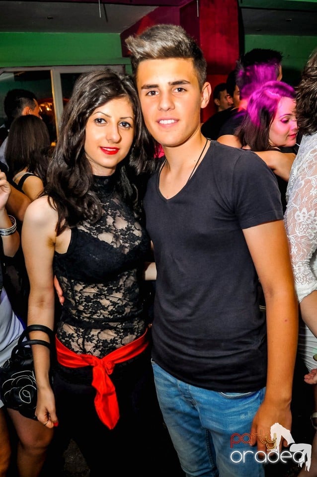 Prom Party, Royal Party House