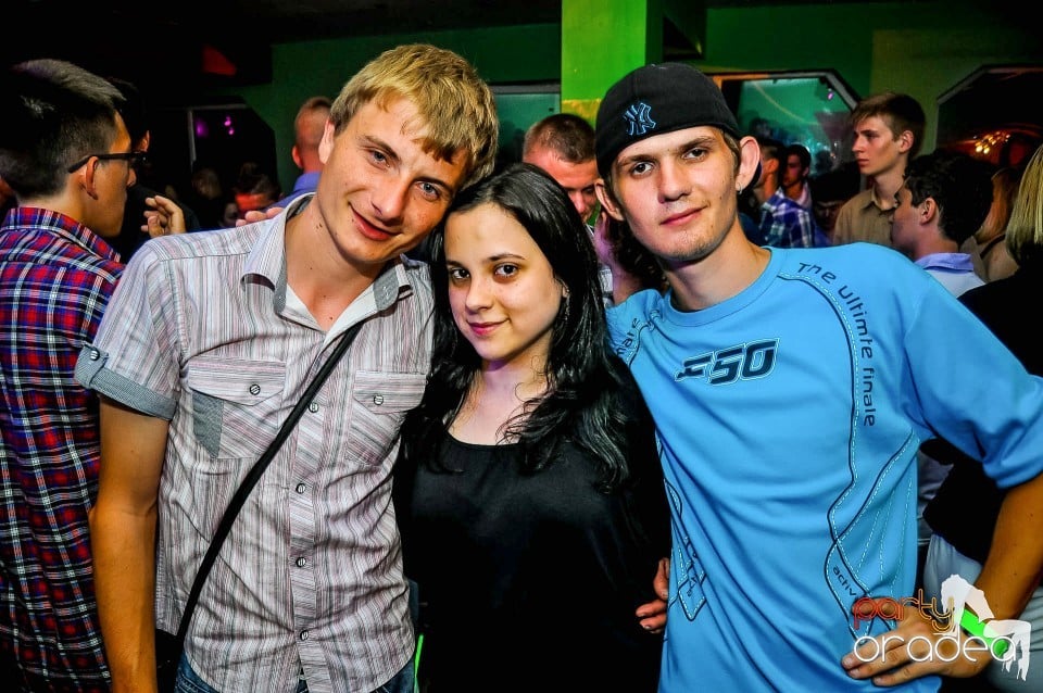 Prom Party, Royal Party House