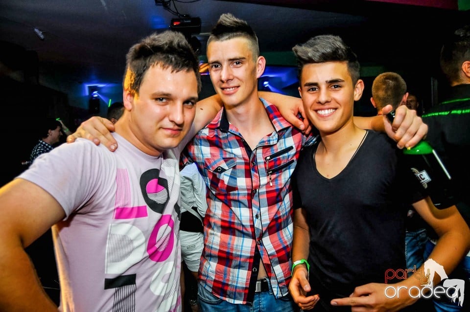 Prom Party, Royal Party House