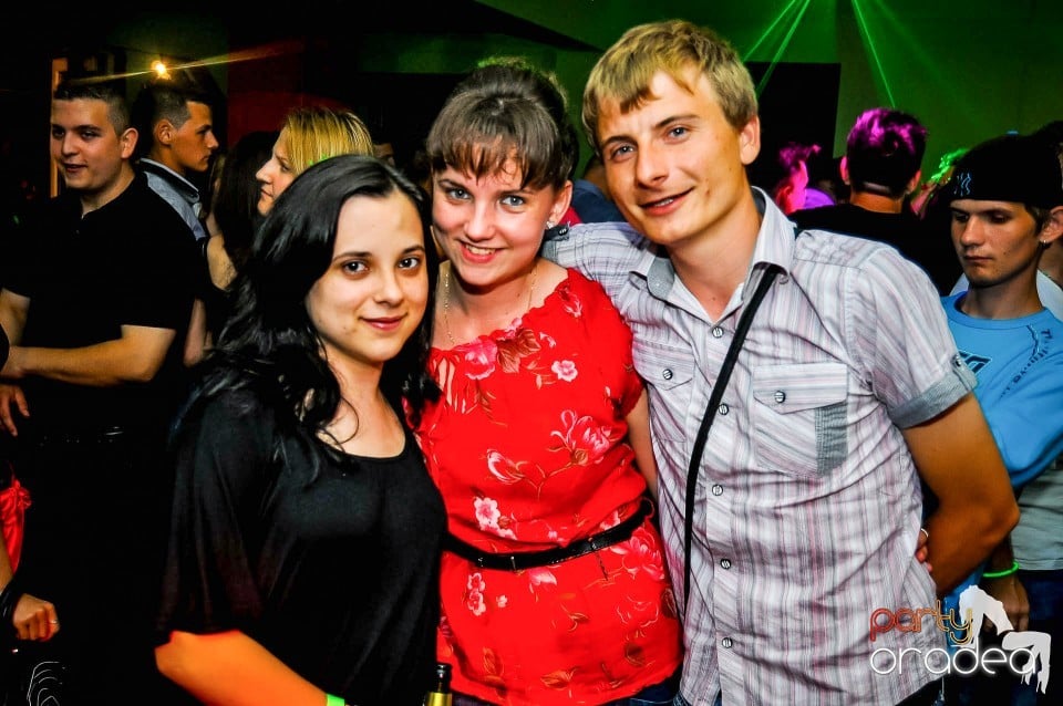 Prom Party, Royal Party House